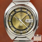 画像1: セイコー SEIKO アドバン イエローダイヤル 希少なメモリとロゴ入りのオリジナル3面カットガラス仕様 21石 オートマチック 専用ブレス装着 (1)